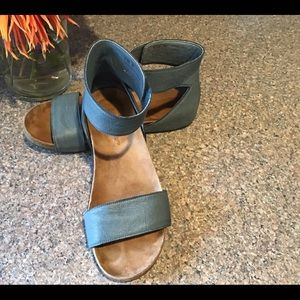 Chocolat Blu shoes women’s size 36 Us size 6